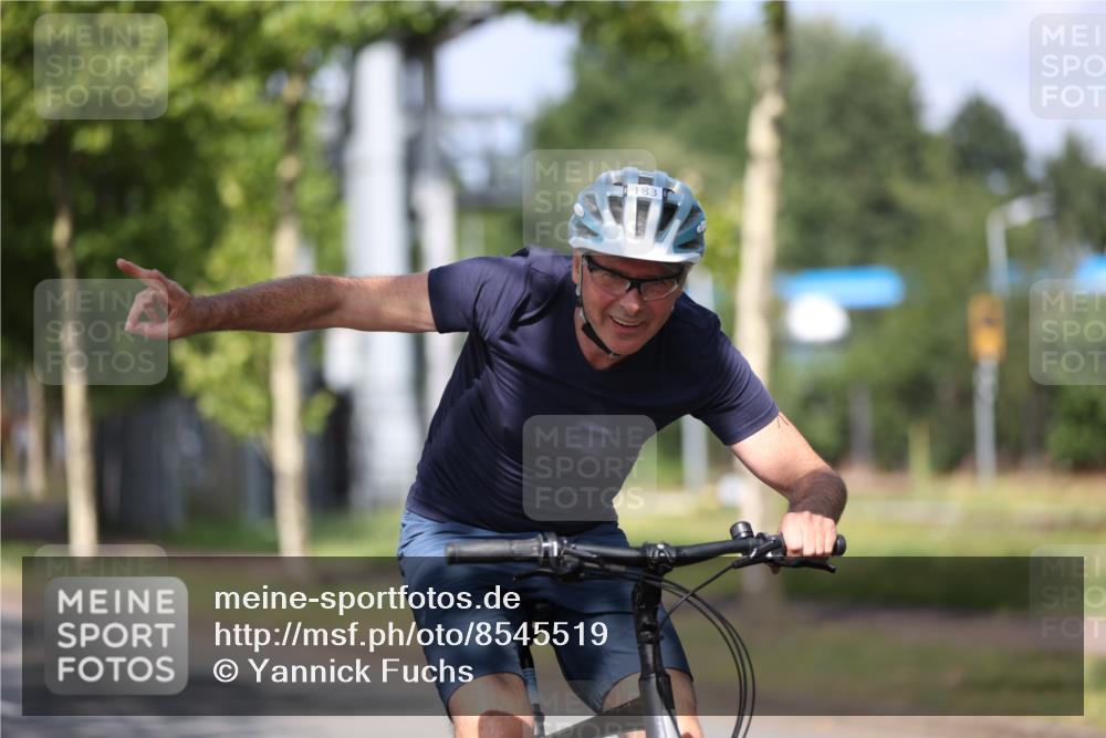 10.08.2025 - GEWOBA Citytriathlon Bremen Yannick Fuchs http://msf.ph/oto/8545519 10.08.2025 11:12:01 Radfahren  meine-sportfotos.de