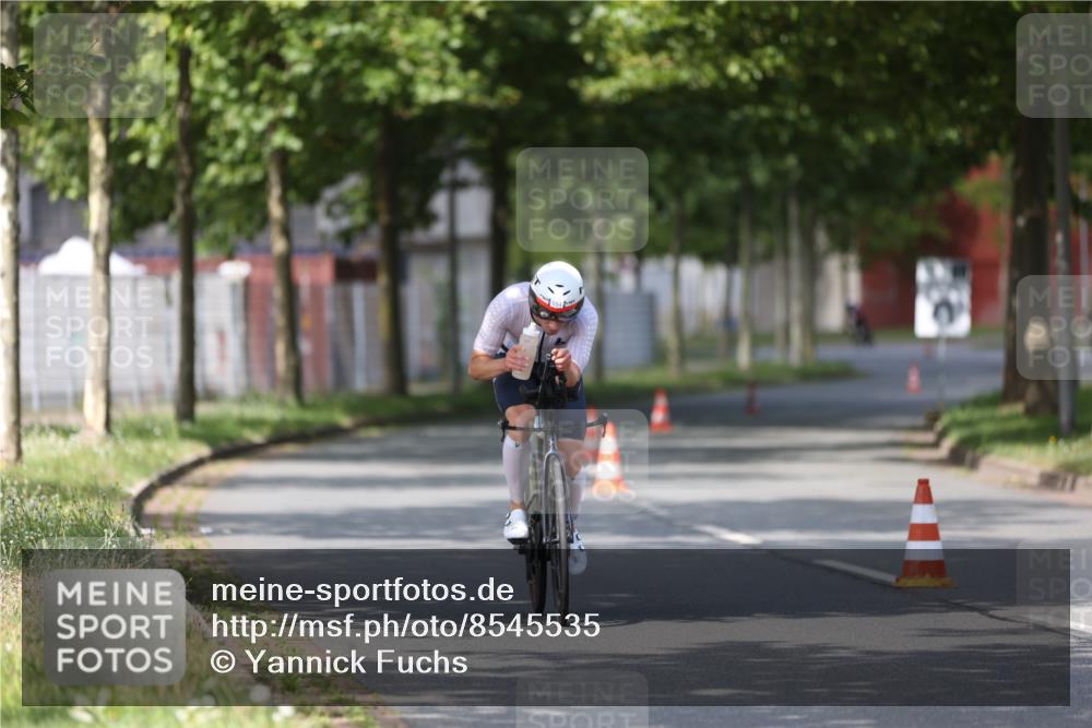 10.08.2025 - GEWOBA Citytriathlon Bremen Yannick Fuchs http://msf.ph/oto/8545535 10.08.2025 11:52:38 Radfahren 554 meine-sportfotos.de