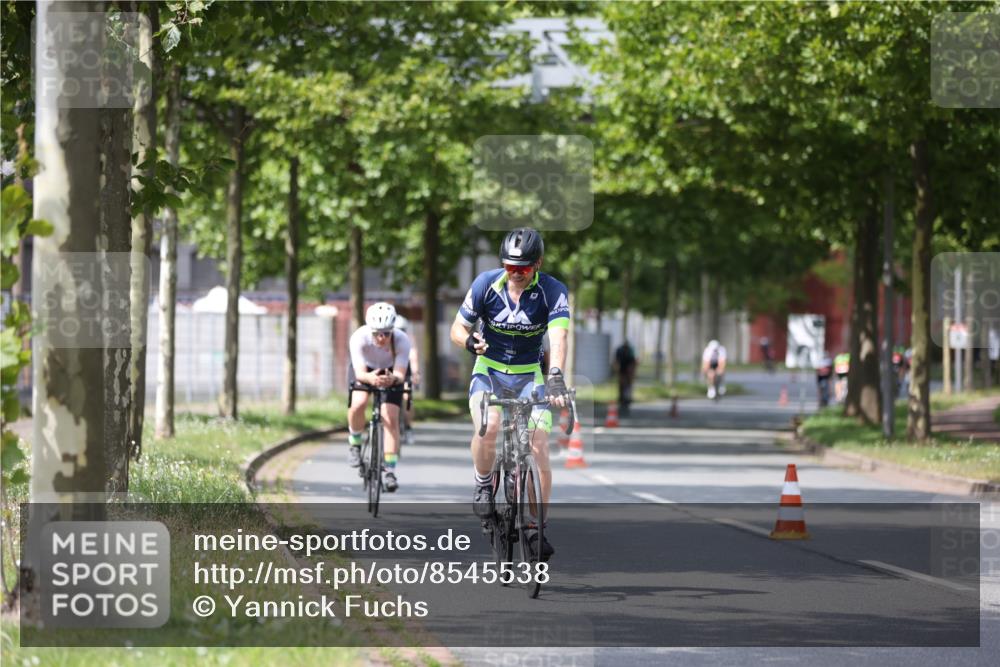 10.08.2025 - GEWOBA Citytriathlon Bremen Yannick Fuchs http://msf.ph/oto/8545538 10.08.2025 12:58:44 Radfahren 602, 609, 705, 762, 795, 802, 870, 885, 910, 921 meine-sportfotos.de