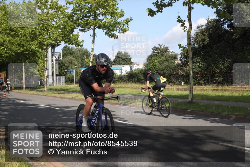 10.08.2025 - GEWOBA Citytriathlon Bremen Yannick Fuchs http://msf.ph/oto/8545539 10.08.2025 10:32:29 Radfahren 349, 354, 406, 408, 426, 432, 473, 483, 502 meine-sportfotos.de