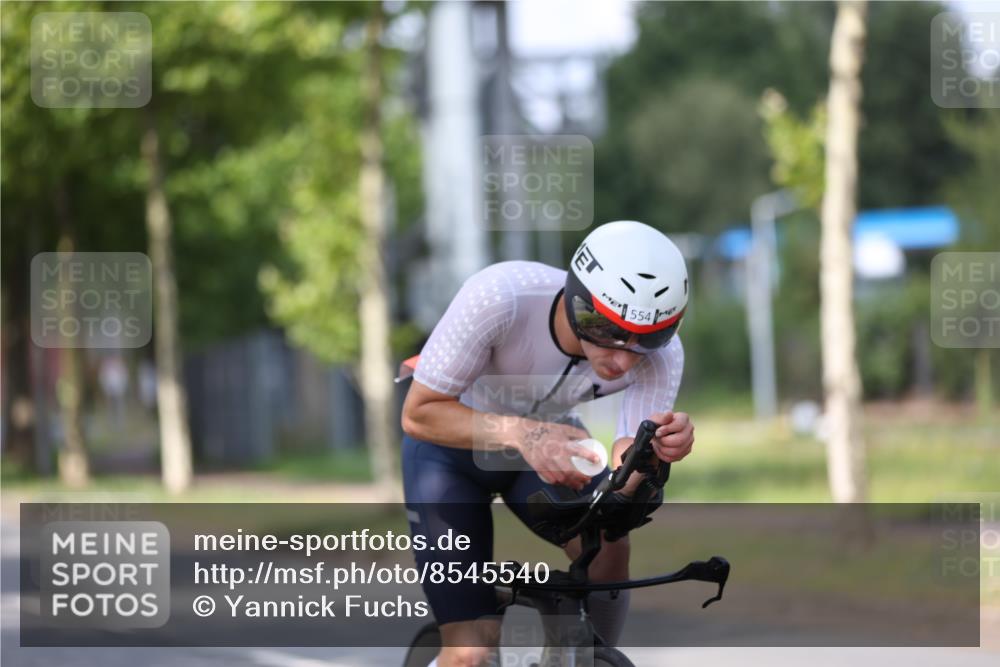 10.08.2025 - GEWOBA Citytriathlon Bremen Yannick Fuchs http://msf.ph/oto/8545540 10.08.2025 11:52:40 Radfahren 554 meine-sportfotos.de