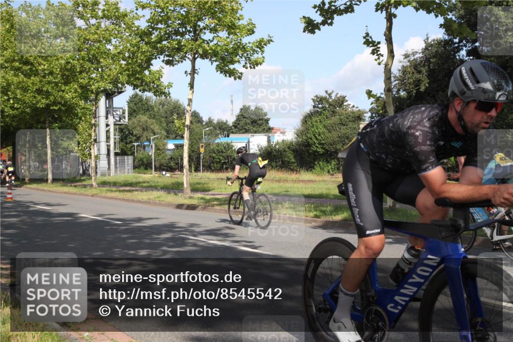10.08.2025 - GEWOBA Citytriathlon Bremen Yannick Fuchs http://msf.ph/oto/8545542 10.08.2025 10:32:29 Radfahren 349, 354, 406, 408, 426, 432, 473, 483, 502 meine-sportfotos.de