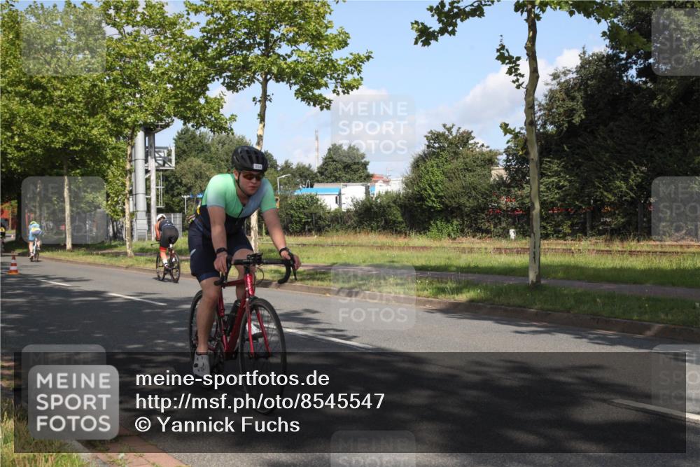 10.08.2025 - GEWOBA Citytriathlon Bremen Yannick Fuchs http://msf.ph/oto/8545547 10.08.2025 10:32:33 Radfahren 349, 354, 406, 408, 426, 432, 473, 483, 502 meine-sportfotos.de