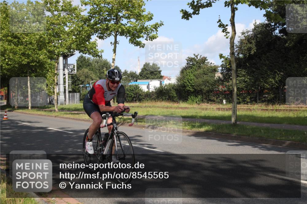 10.08.2025 - GEWOBA Citytriathlon Bremen Yannick Fuchs http://msf.ph/oto/8545565 10.08.2025 10:32:46 Radfahren 349, 371, 384, 406, 483, 502 meine-sportfotos.de