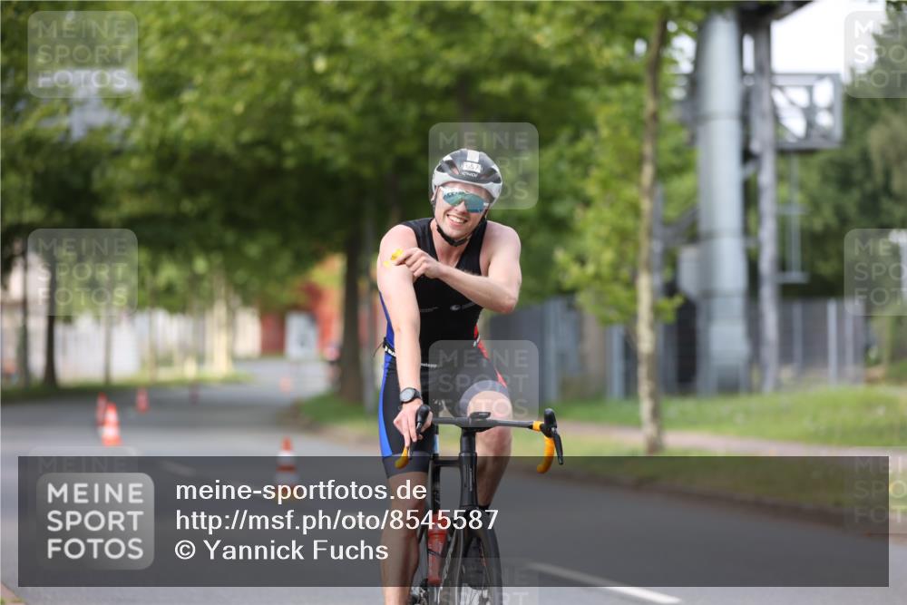 10.08.2025 - GEWOBA Citytriathlon Bremen Yannick Fuchs http://msf.ph/oto/8545587 10.08.2025 11:57:48 Radfahren 657 meine-sportfotos.de