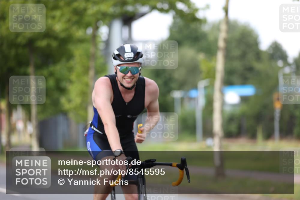 10.08.2025 - GEWOBA Citytriathlon Bremen Yannick Fuchs http://msf.ph/oto/8545595 10.08.2025 11:57:48 Radfahren 657 meine-sportfotos.de