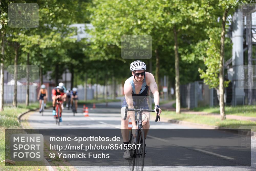 10.08.2025 - GEWOBA Citytriathlon Bremen Yannick Fuchs http://msf.ph/oto/8545597 10.08.2025 12:58:49 Radfahren 602, 609, 705, 762, 795, 802, 870, 885, 910, 921, 1038 meine-sportfotos.de