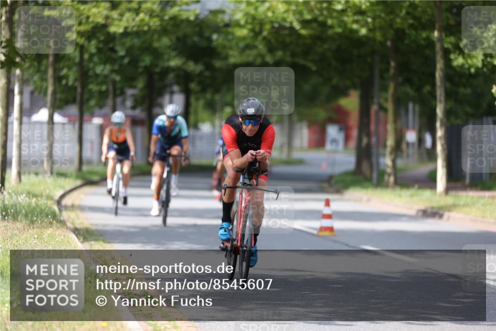 10.08.2025 - GEWOBA Citytriathlon Bremen Yannick Fuchs http://msf.ph/oto/8545607 10.08.2025 12:58:50 Radfahren 602, 609, 705, 762, 795, 802, 870, 885, 910, 921, 1038 meine-sportfotos.de