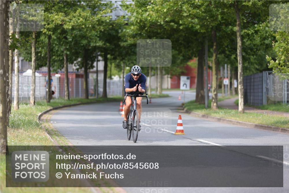 10.08.2025 - GEWOBA Citytriathlon Bremen Yannick Fuchs http://msf.ph/oto/8545608 10.08.2025 11:58:26 Radfahren 564 meine-sportfotos.de