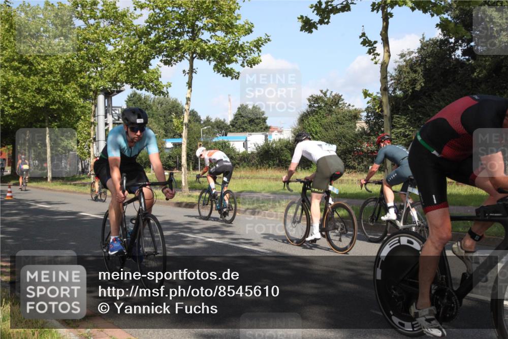 10.08.2025 - GEWOBA Citytriathlon Bremen Yannick Fuchs http://msf.ph/oto/8545610 10.08.2025 10:33:08 Radfahren 105, 355, 389, 390, 420, 421, 430, 448 meine-sportfotos.de