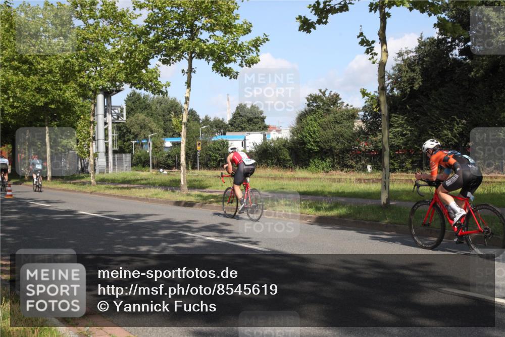 10.08.2025 - GEWOBA Citytriathlon Bremen Yannick Fuchs http://msf.ph/oto/8545619 10.08.2025 10:33:11 Radfahren 105, 355, 389, 390, 420, 421, 430, 448 meine-sportfotos.de