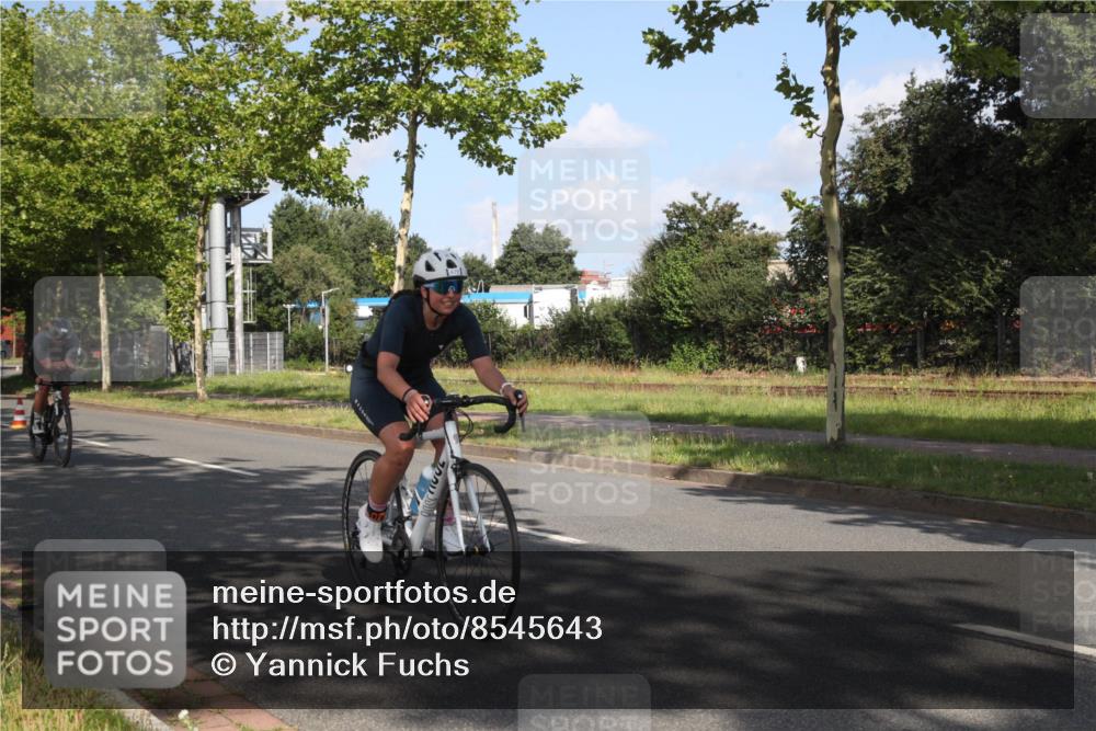10.08.2025 - GEWOBA Citytriathlon Bremen Yannick Fuchs http://msf.ph/oto/8545643 10.08.2025 10:33:33 Radfahren 127, 350, 396, 428, 479, 504 meine-sportfotos.de