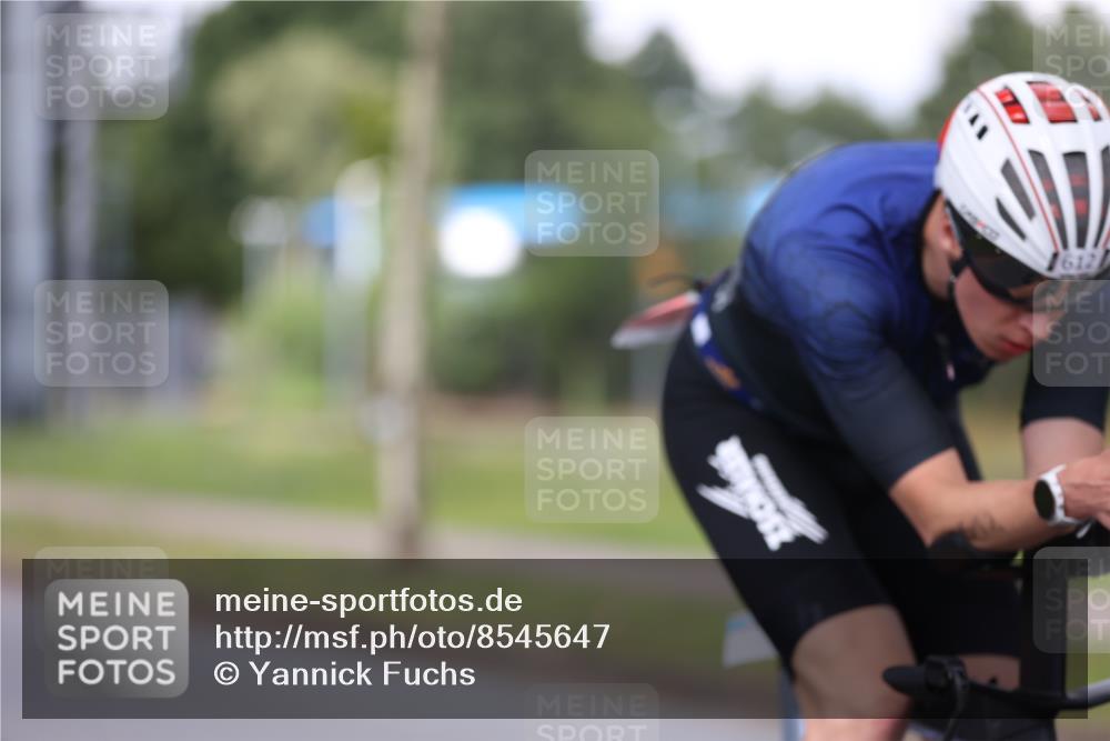 10.08.2025 - GEWOBA Citytriathlon Bremen Yannick Fuchs http://msf.ph/oto/8545647 10.08.2025 11:59:01 Radfahren 612 meine-sportfotos.de