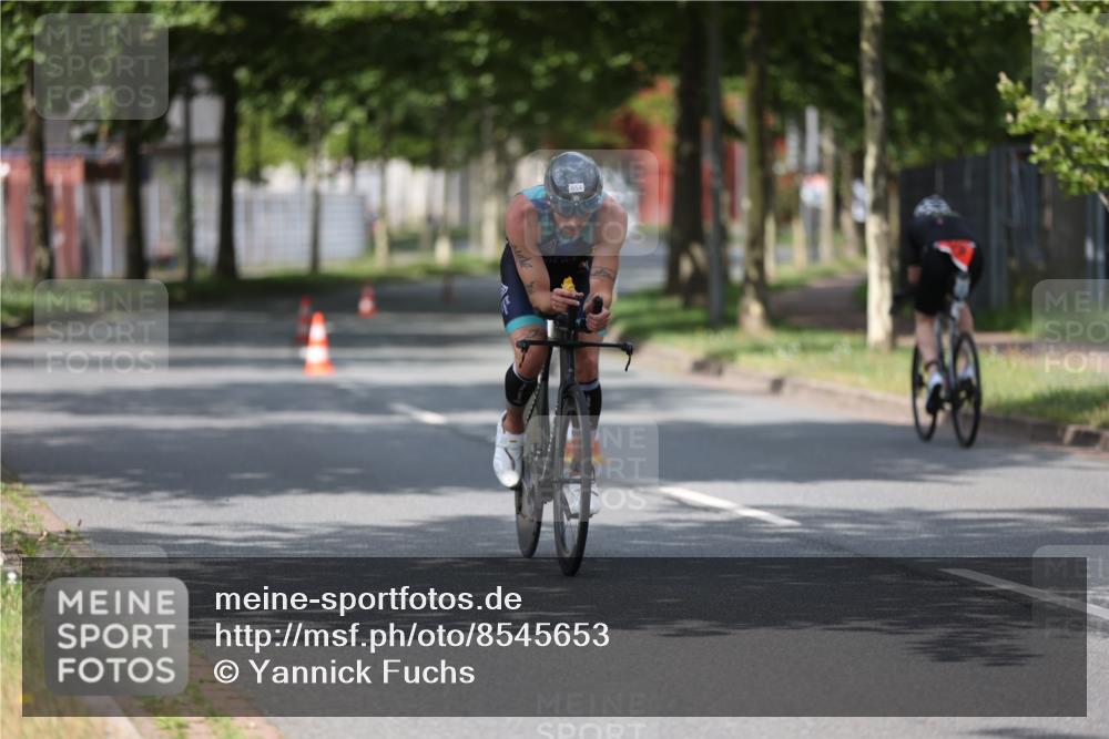 10.08.2025 - GEWOBA Citytriathlon Bremen Yannick Fuchs http://msf.ph/oto/8545653 10.08.2025 12:00:10 Radfahren 568, 654 meine-sportfotos.de