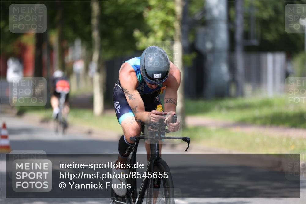 10.08.2025 - GEWOBA Citytriathlon Bremen Yannick Fuchs http://msf.ph/oto/8545655 10.08.2025 12:00:10 Radfahren 568, 654 meine-sportfotos.de
