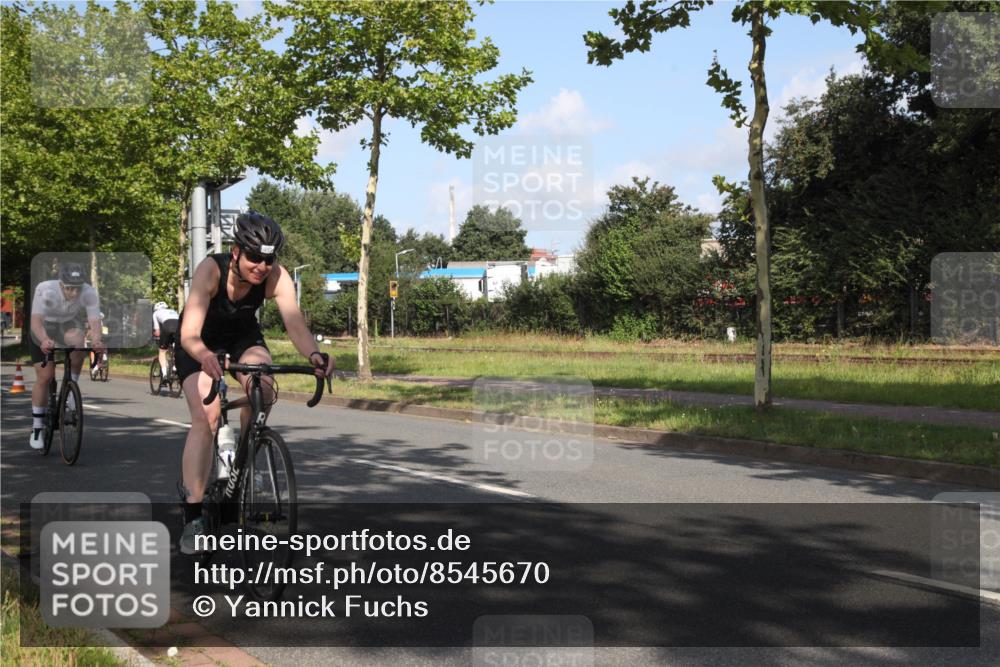 10.08.2025 - GEWOBA Citytriathlon Bremen Yannick Fuchs http://msf.ph/oto/8545670 10.08.2025 10:33:53 Radfahren 81, 97, 151, 161, 245, 350, 394, 400, 409, 419, 427, 451, 491, 504, 512 meine-sportfotos.de