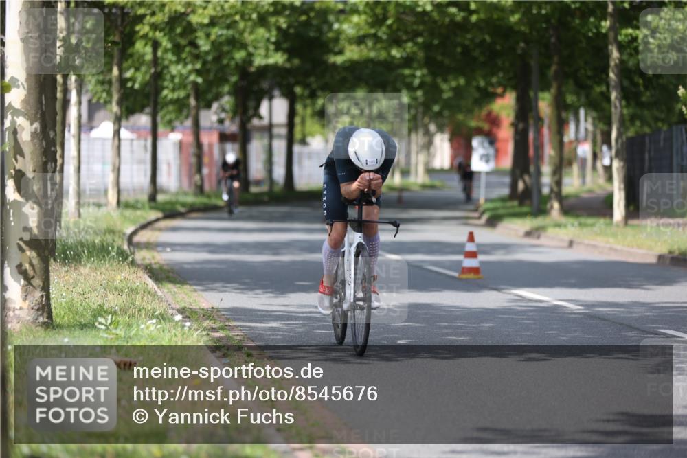10.08.2025 - GEWOBA Citytriathlon Bremen Yannick Fuchs http://msf.ph/oto/8545676 10.08.2025 12:00:54 Radfahren 579 meine-sportfotos.de
