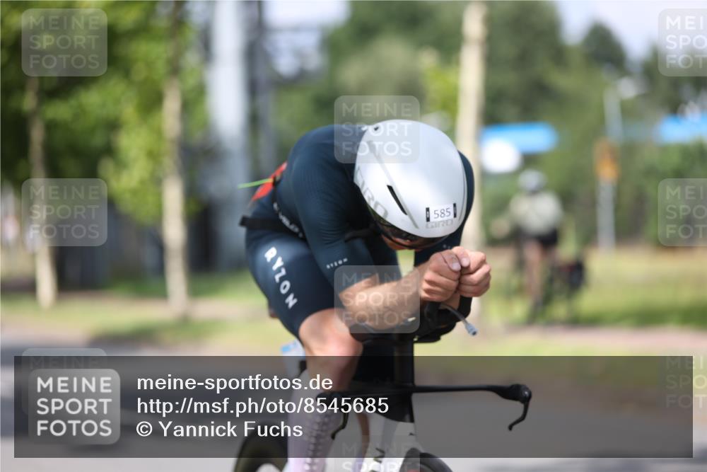 10.08.2025 - GEWOBA Citytriathlon Bremen Yannick Fuchs http://msf.ph/oto/8545685 10.08.2025 12:00:55 Radfahren 579 meine-sportfotos.de