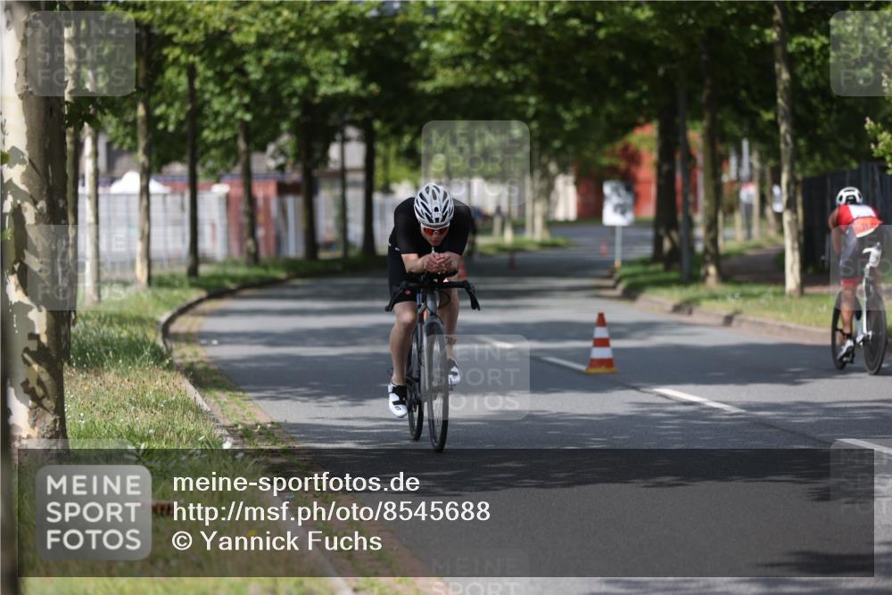 10.08.2025 - GEWOBA Citytriathlon Bremen Yannick Fuchs http://msf.ph/oto/8545688 10.08.2025 12:00:59 Radfahren 579 meine-sportfotos.de