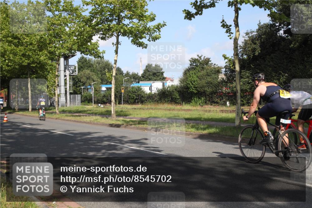 10.08.2025 - GEWOBA Citytriathlon Bremen Yannick Fuchs http://msf.ph/oto/8545702 10.08.2025 10:34:28 Radfahren 213, 358, 456, 500 meine-sportfotos.de
