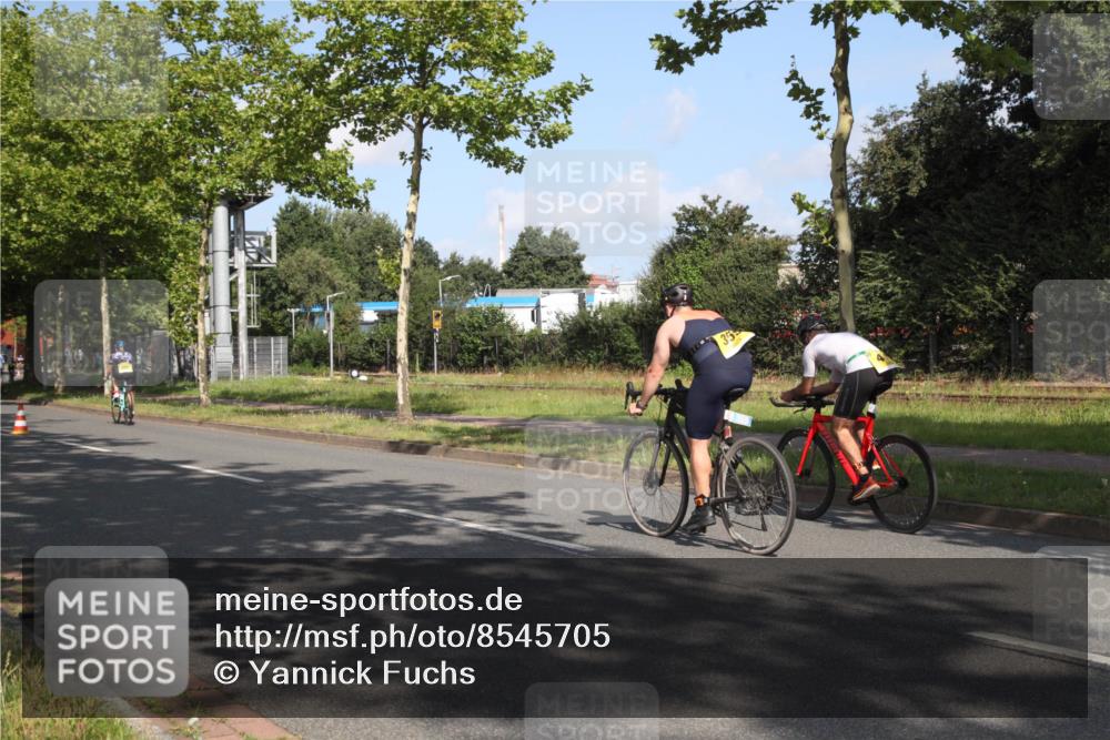 10.08.2025 - GEWOBA Citytriathlon Bremen Yannick Fuchs http://msf.ph/oto/8545705 10.08.2025 10:34:28 Radfahren 213, 358, 456, 500 meine-sportfotos.de