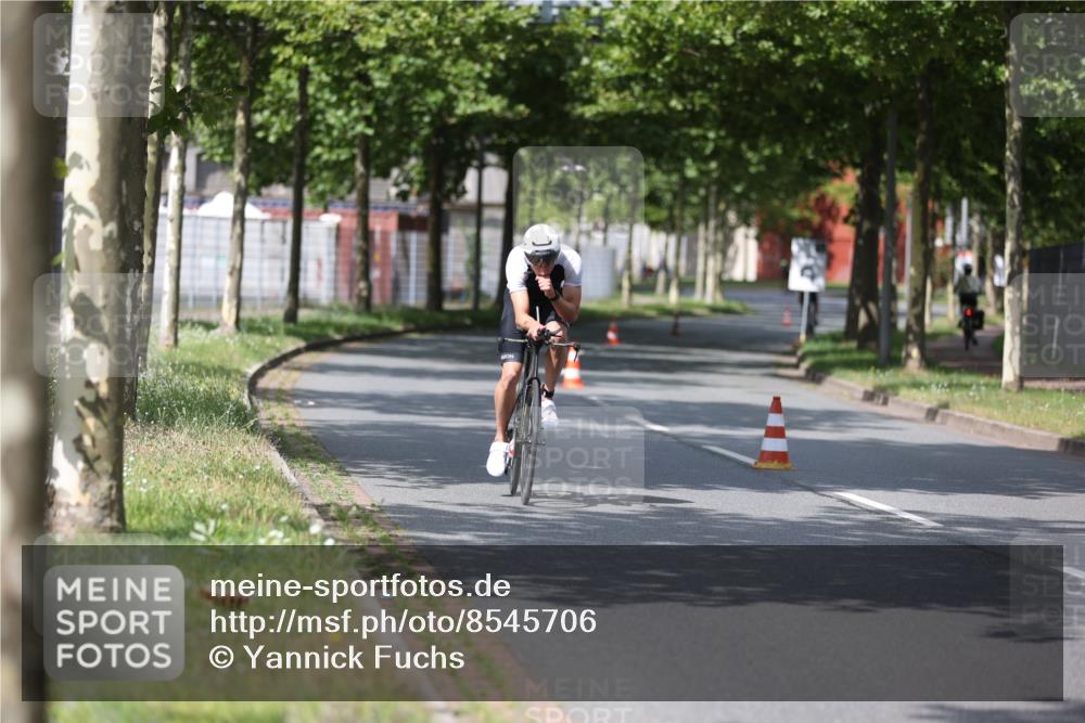 10.08.2025 - GEWOBA Citytriathlon Bremen Yannick Fuchs http://msf.ph/oto/8545706 10.08.2025 12:01:06 Radfahren 579 meine-sportfotos.de
