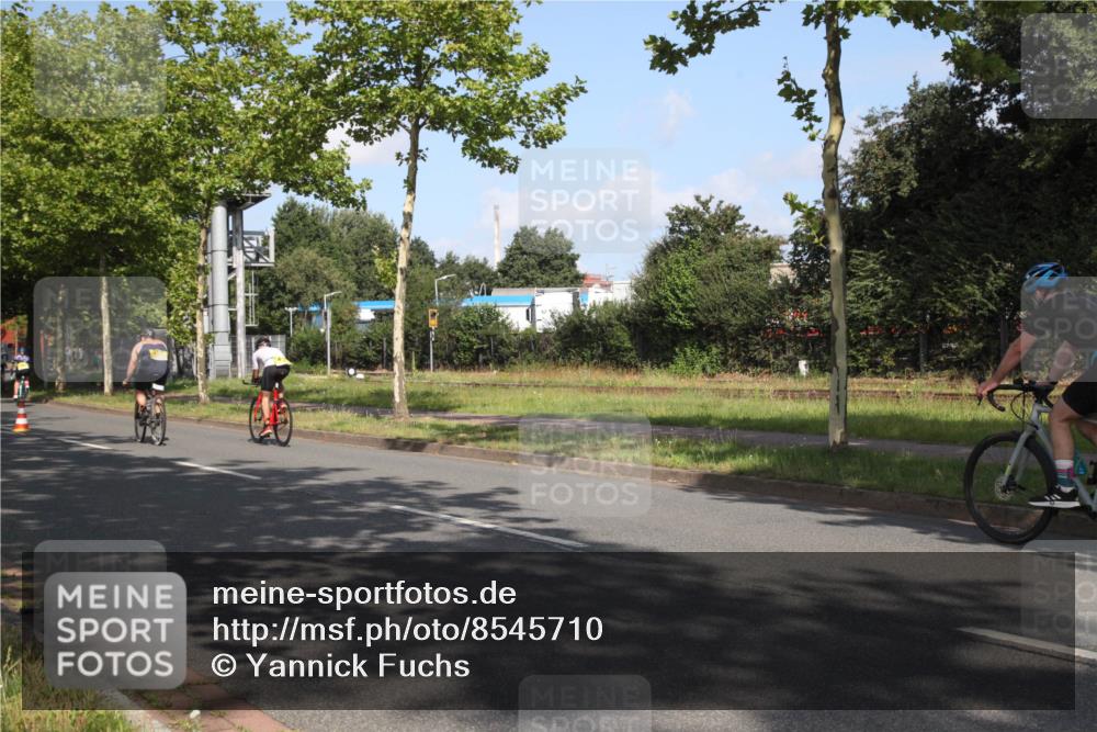 10.08.2025 - GEWOBA Citytriathlon Bremen Yannick Fuchs http://msf.ph/oto/8545710 10.08.2025 10:34:30 Radfahren 213, 358, 456, 500 meine-sportfotos.de