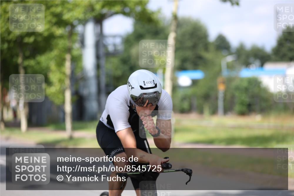 10.08.2025 - GEWOBA Citytriathlon Bremen Yannick Fuchs http://msf.ph/oto/8545725 10.08.2025 12:01:07 Radfahren 579 meine-sportfotos.de