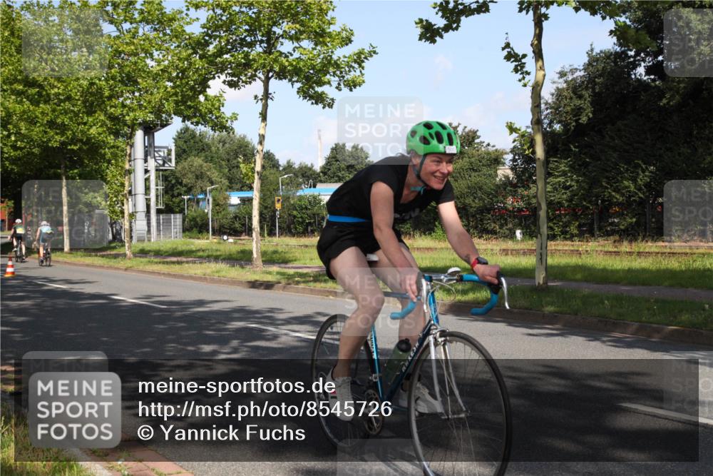 10.08.2025 - GEWOBA Citytriathlon Bremen Yannick Fuchs http://msf.ph/oto/8545726 10.08.2025 10:34:38 Radfahren 21, 213, 358, 442, 500 meine-sportfotos.de