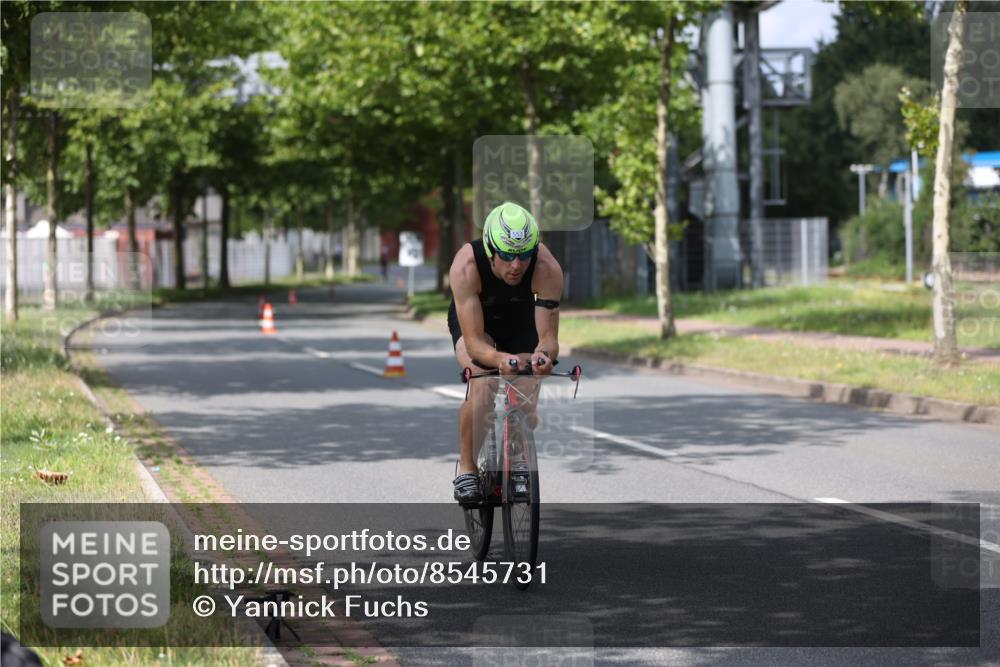 10.08.2025 - GEWOBA Citytriathlon Bremen Yannick Fuchs http://msf.ph/oto/8545731 10.08.2025 12:01:35 Radfahren 553, 560 meine-sportfotos.de