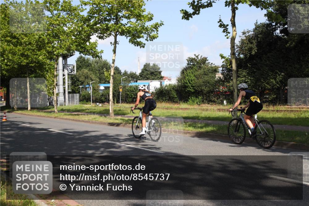 10.08.2025 - GEWOBA Citytriathlon Bremen Yannick Fuchs http://msf.ph/oto/8545737 10.08.2025 10:34:43 Radfahren 21, 129, 147, 213, 358, 413, 442, 500 meine-sportfotos.de