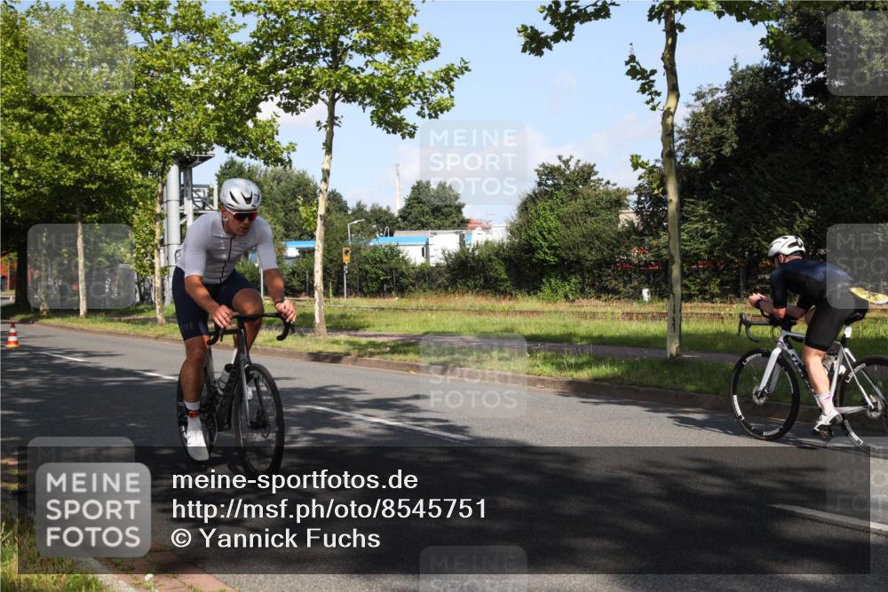 10.08.2025 - GEWOBA Citytriathlon Bremen Yannick Fuchs http://msf.ph/oto/8545751 10.08.2025 10:34:51 Radfahren 21, 129, 147, 181, 358, 379, 404, 413, 442, 461 meine-sportfotos.de