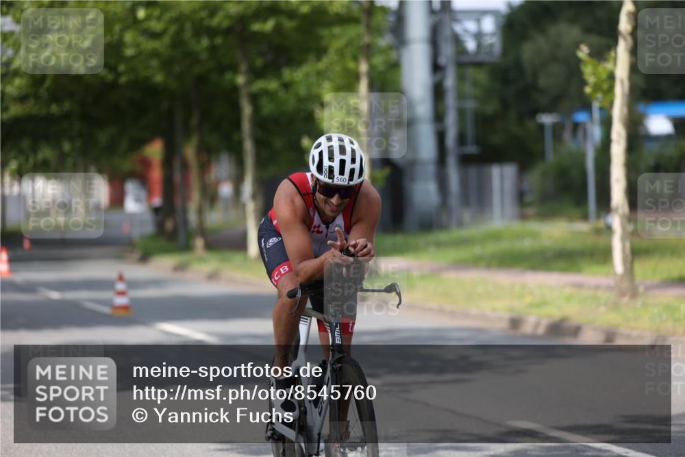10.08.2025 - GEWOBA Citytriathlon Bremen Yannick Fuchs http://msf.ph/oto/8545760 10.08.2025 12:01:48 Radfahren 553, 560 meine-sportfotos.de