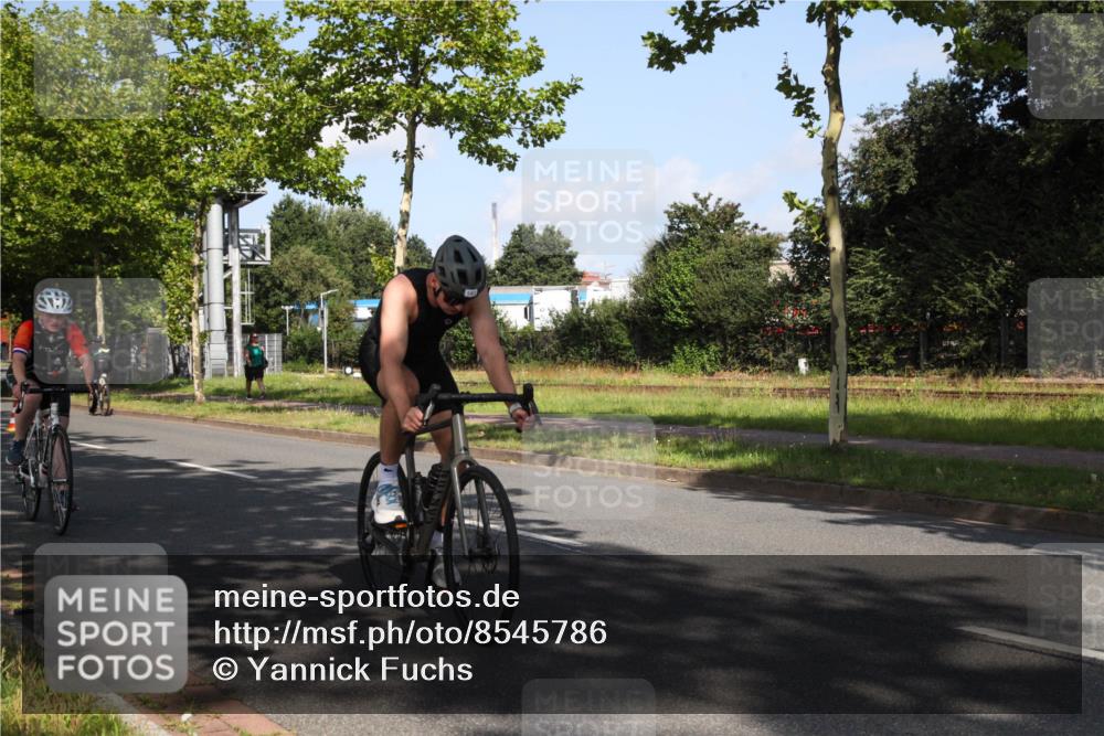 10.08.2025 - GEWOBA Citytriathlon Bremen Yannick Fuchs http://msf.ph/oto/8545786 10.08.2025 10:35:14 Radfahren 29, 43, 137, 181, 241, 359, 382, 393, 404, 418, 444, 445, 461, 492 meine-sportfotos.de