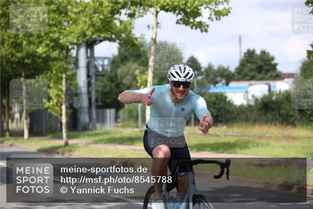 10.08.2025 - GEWOBA Citytriathlon Bremen Yannick Fuchs http://msf.ph/oto/8545788 10.08.2025 12:02:03 Radfahren 680 meine-sportfotos.de