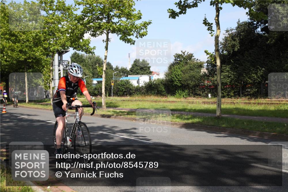 10.08.2025 - GEWOBA Citytriathlon Bremen Yannick Fuchs http://msf.ph/oto/8545789 10.08.2025 10:35:14 Radfahren 29, 43, 137, 181, 241, 359, 382, 393, 404, 418, 444, 445, 461, 492 meine-sportfotos.de