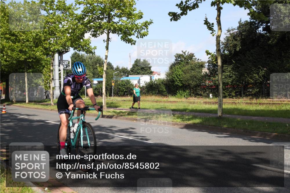 10.08.2025 - GEWOBA Citytriathlon Bremen Yannick Fuchs http://msf.ph/oto/8545802 10.08.2025 10:35:22 Radfahren 29, 43, 137, 356, 359, 382, 418, 444, 445, 466, 480, 492 meine-sportfotos.de