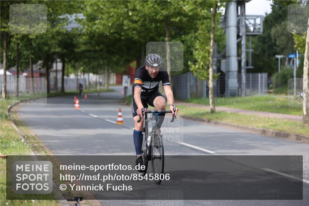10.08.2025 - GEWOBA Citytriathlon Bremen Yannick Fuchs http://msf.ph/oto/8545806 10.08.2025 12:02:19 Radfahren 584, 844 meine-sportfotos.de