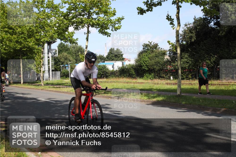 10.08.2025 - GEWOBA Citytriathlon Bremen Yannick Fuchs http://msf.ph/oto/8545812 10.08.2025 10:35:28 Radfahren 29, 43, 83, 137, 356, 359, 382, 418, 444, 466, 480, 492 meine-sportfotos.de