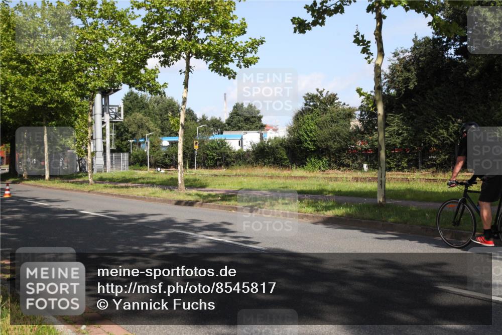 10.08.2025 - GEWOBA Citytriathlon Bremen Yannick Fuchs http://msf.ph/oto/8545817 10.08.2025 10:35:30 Radfahren 29, 43, 83, 137, 356, 359, 418, 454, 466, 480, 492 meine-sportfotos.de