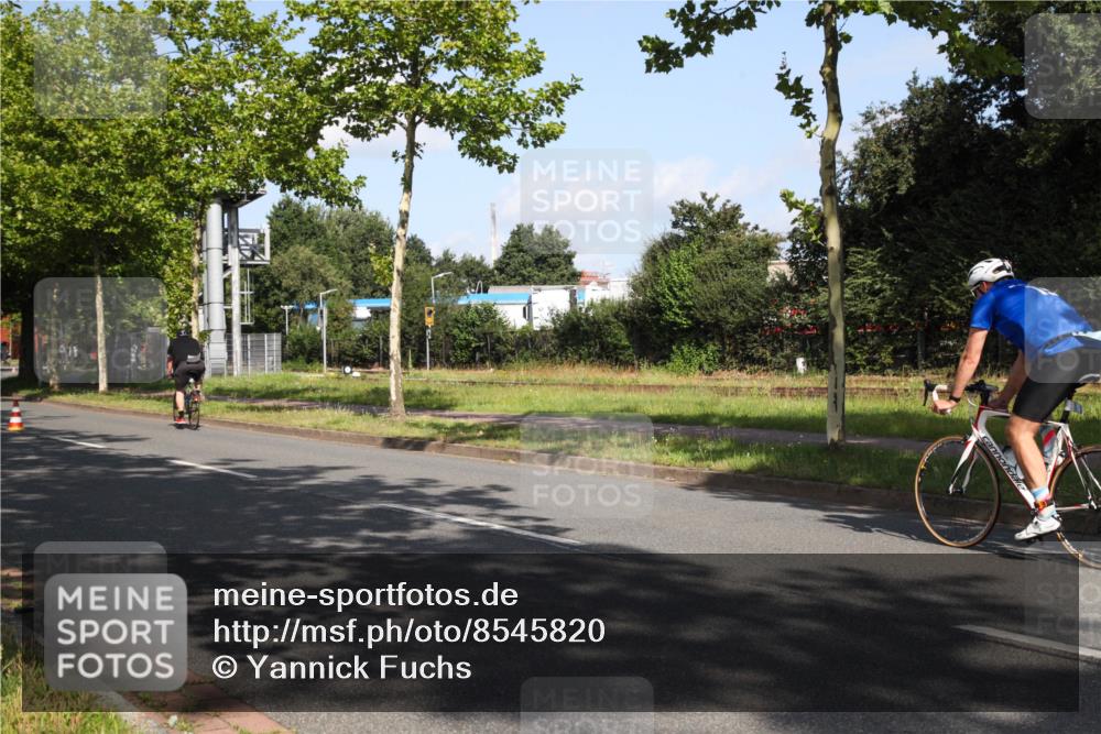 10.08.2025 - GEWOBA Citytriathlon Bremen Yannick Fuchs http://msf.ph/oto/8545820 10.08.2025 10:35:33 Radfahren 43, 83, 137, 356, 359, 392, 418, 454, 466, 480, 492 meine-sportfotos.de