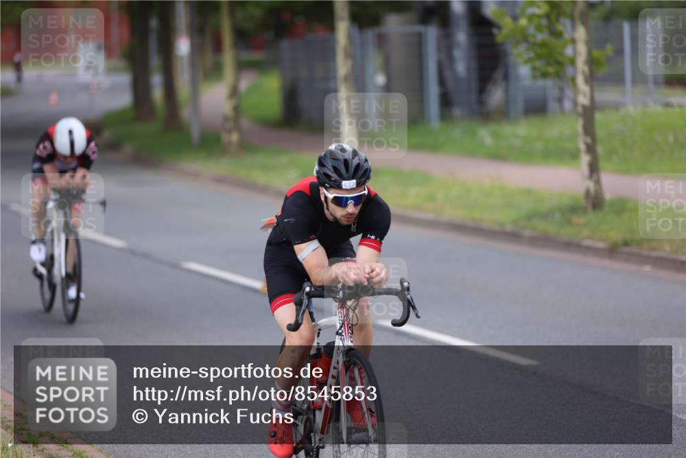 10.08.2025 - GEWOBA Citytriathlon Bremen Yannick Fuchs http://msf.ph/oto/8545853 10.08.2025 12:02:45 Radfahren 566, 637 meine-sportfotos.de