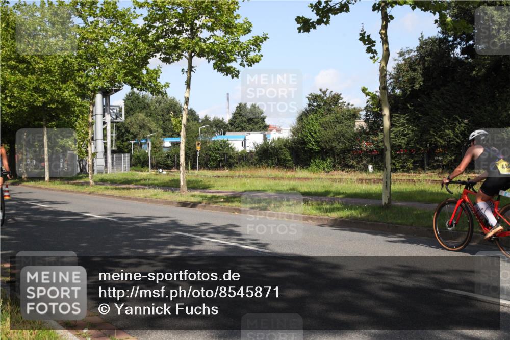10.08.2025 - GEWOBA Citytriathlon Bremen Yannick Fuchs http://msf.ph/oto/8545871 10.08.2025 10:36:11 Radfahren 231, 373, 401, 450, 493 meine-sportfotos.de