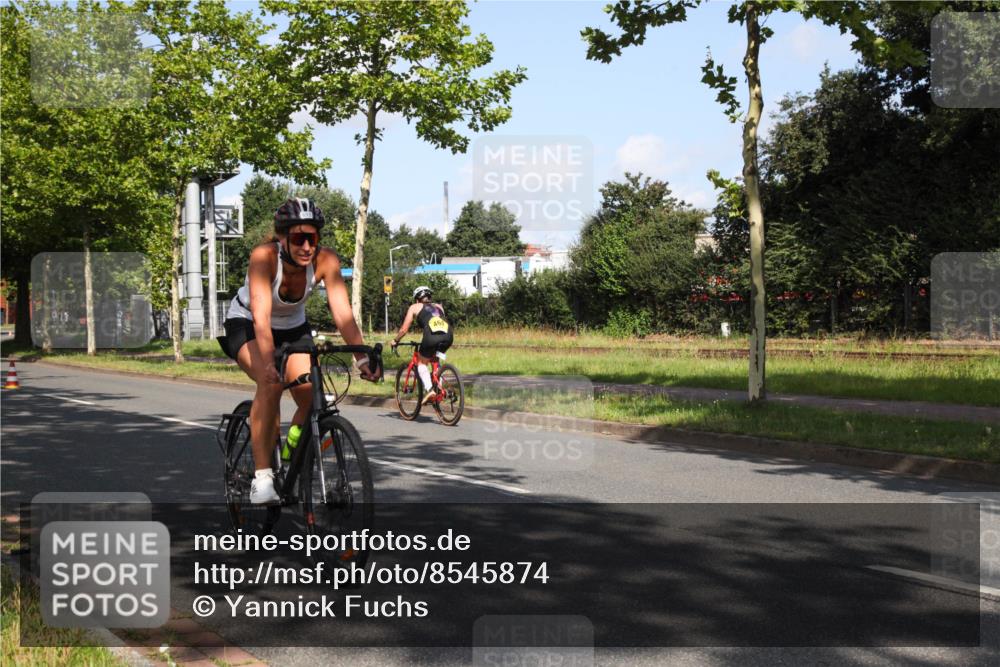 10.08.2025 - GEWOBA Citytriathlon Bremen Yannick Fuchs http://msf.ph/oto/8545874 10.08.2025 10:36:12 Radfahren 231, 373, 401, 450, 493 meine-sportfotos.de