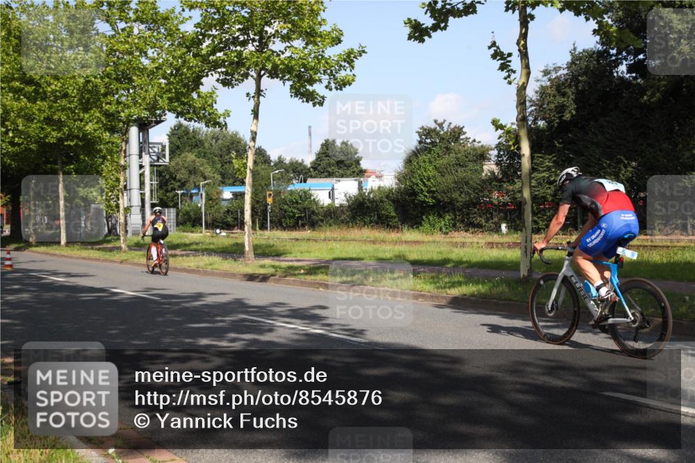 10.08.2025 - GEWOBA Citytriathlon Bremen Yannick Fuchs http://msf.ph/oto/8545876 10.08.2025 10:36:13 Radfahren 231, 373, 401, 450, 493 meine-sportfotos.de