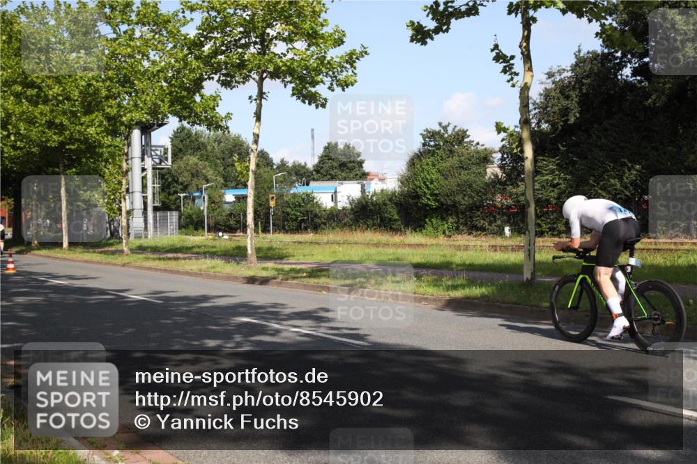 10.08.2025 - GEWOBA Citytriathlon Bremen Yannick Fuchs http://msf.ph/oto/8545902 10.08.2025 10:36:35 Radfahren 99, 115, 117, 159, 231, 378, 397, 447 meine-sportfotos.de