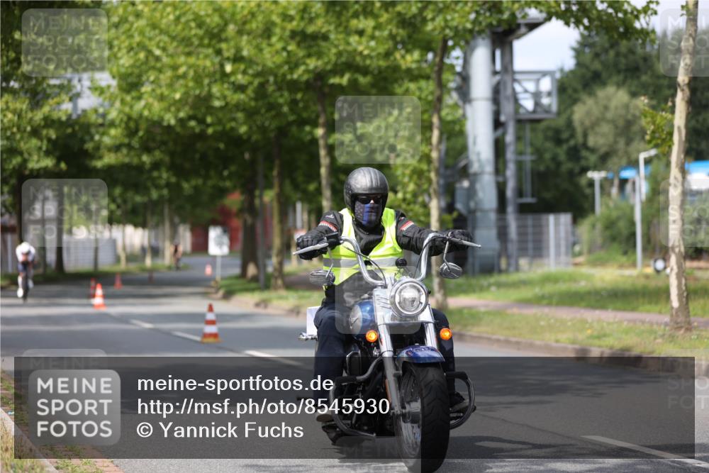 10.08.2025 - GEWOBA Citytriathlon Bremen Yannick Fuchs http://msf.ph/oto/8545930 10.08.2025 12:06:07 Radfahren 554, 729 meine-sportfotos.de