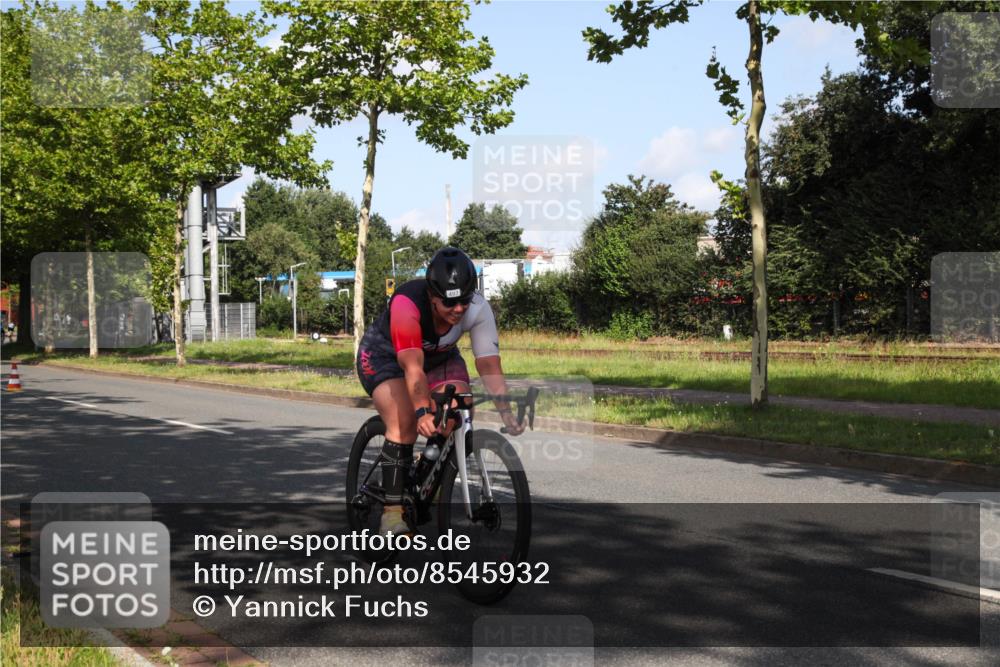 10.08.2025 - GEWOBA Citytriathlon Bremen Yannick Fuchs http://msf.ph/oto/8545932 10.08.2025 10:36:52 Radfahren 115, 381, 497 meine-sportfotos.de