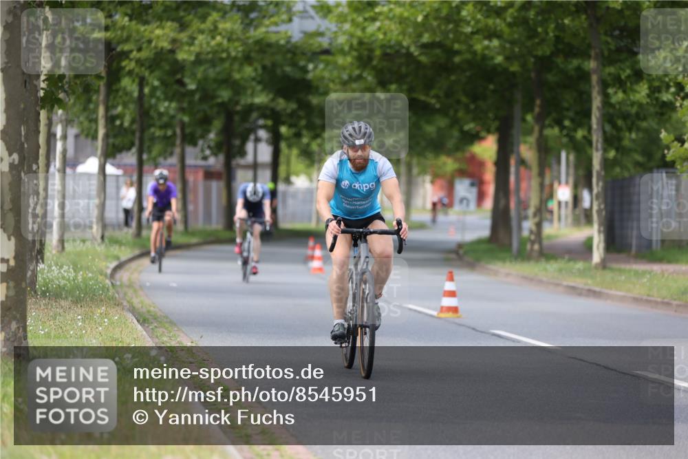 10.08.2025 - GEWOBA Citytriathlon Bremen Yannick Fuchs http://msf.ph/oto/8545951 10.08.2025 13:00:40 Radfahren 581, 613, 785, 1023 meine-sportfotos.de