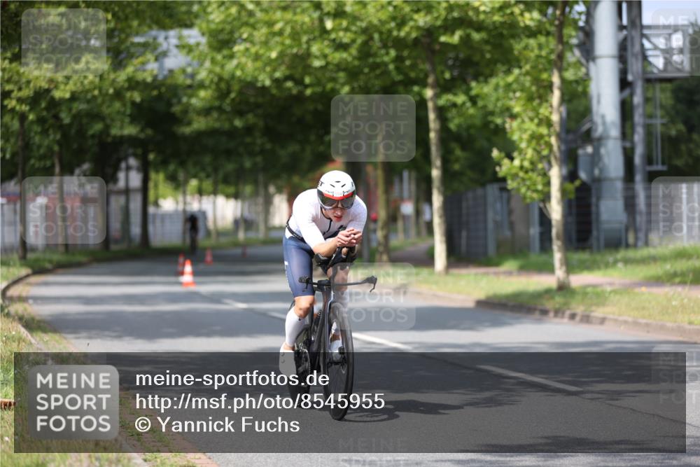 10.08.2025 - GEWOBA Citytriathlon Bremen Yannick Fuchs http://msf.ph/oto/8545955 10.08.2025 12:06:10 Radfahren 554, 614, 729 meine-sportfotos.de